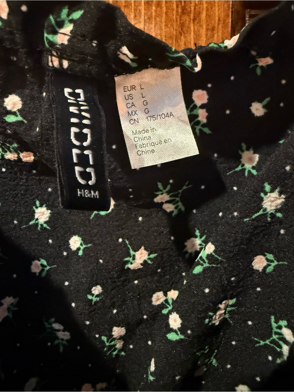 H&M Black Floral Smocked Puff-Sleeve Crop Top - Picture 3 of 4